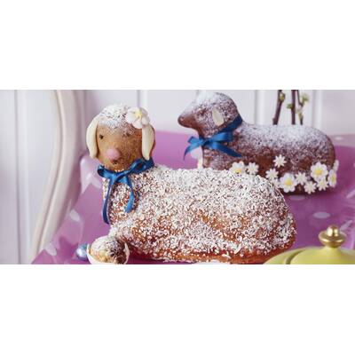 Käsekuchen mit Marzipankarotten