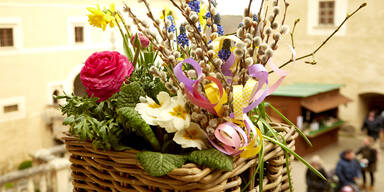 Ganzes Schloss als Osternest