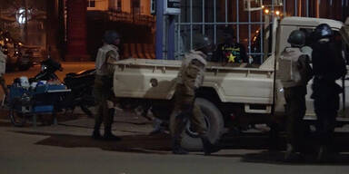 Jihadisten st&uuml;rmen Lokal: Mindestens 17 Tote