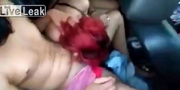 Pärchen hat Sex im Auto - dann finden Cops die beiden SO