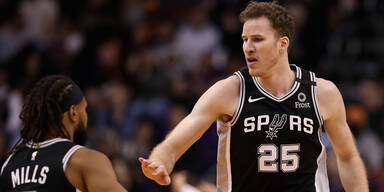 Trikot vergessen! Pöltl sorgt für NBA-Lacher