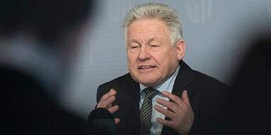 Pühringer: Emotionale Übergabe an Stelzer