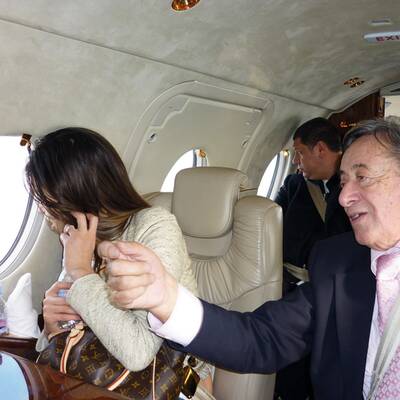 Ruby Rubacuori: Lugners Opernballgast landet in Wien-Schwechat