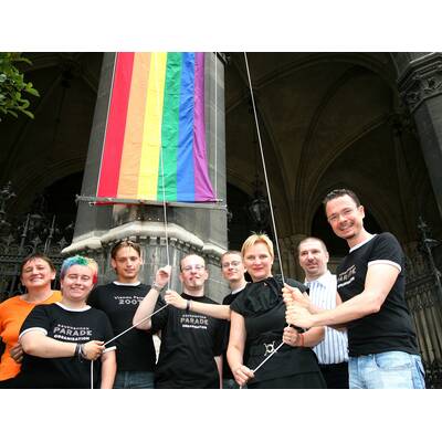 Tausende feiern Homosexuellen- und Transgender-Demo.