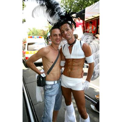 Tausende feiern Homosexuellen- und Transgender-Demo.