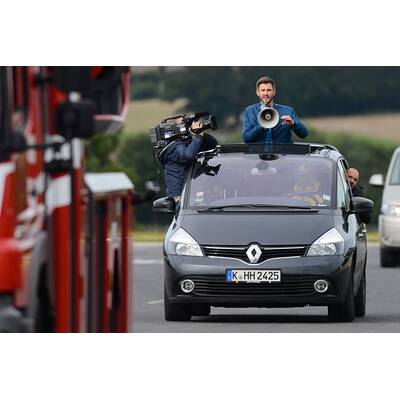 Promi BB: Coole Challenges und ein Fürst, der fliegt