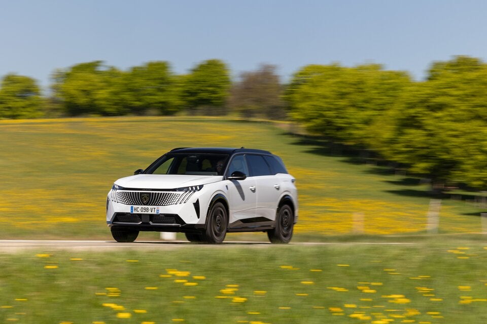 LxBxH: 4.791 x 1.895 x 1.694 mm, 2.901 mm Radstand. 