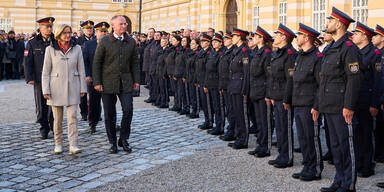 128 neue Polizisten in Melk ausgemustert