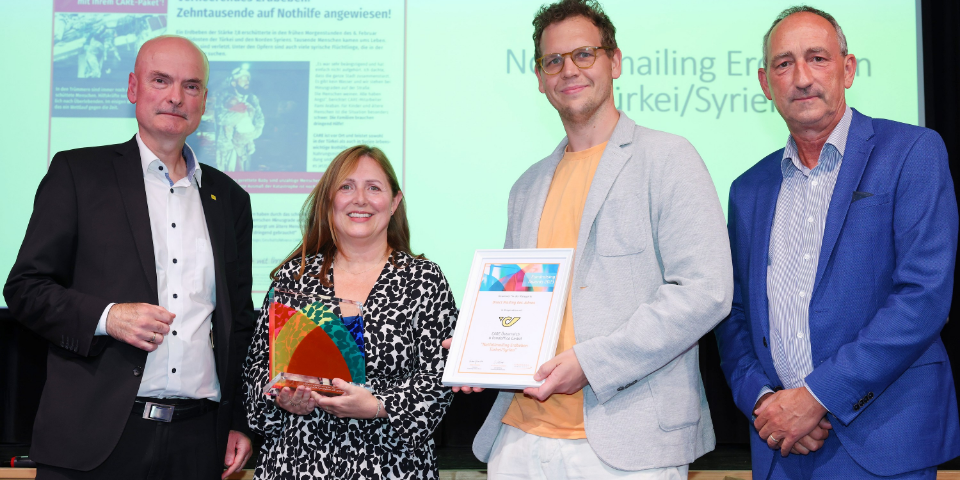 POST Fundraising Award: Direct Mailing des Jahres, CARE und fundofficeMartin Wolf (POST AG), Monika Lackner (CARE), Jakob Ernst-Petz (fundoffice), Günther Lutschinger (FVA Geschäftsführer) 