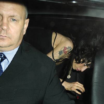 Amy Winehouse: Abgemagert und voll drauf