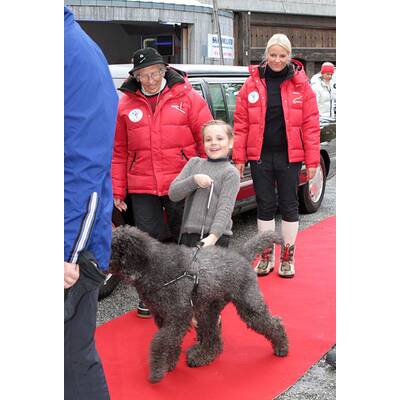 Haakon & Mette-Marit verliebt beim Skispringen