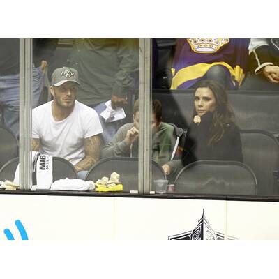 Victoria Beckham: Mit ihren Männern beim Eishockey