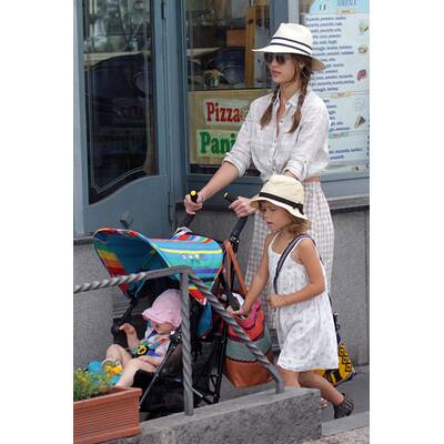 Jessica Alba twittert aus dem Italien-Urlaub