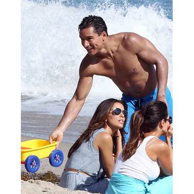 Eva Longoria: Strandausflug mit Mario Lopez & seiner Familie
