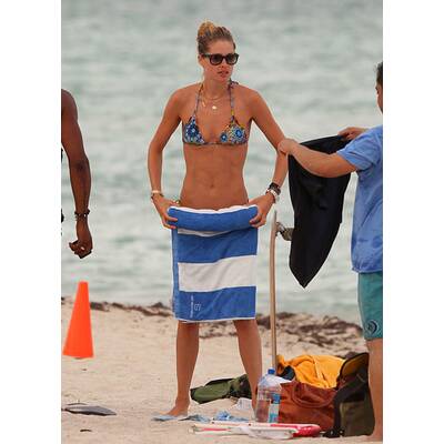 Doutzen Kroes: Sexy Strand-Nixe