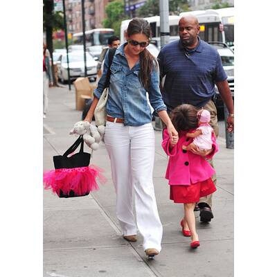 Suri Cruise & Katie Holmes gehen Puppen shoppen 