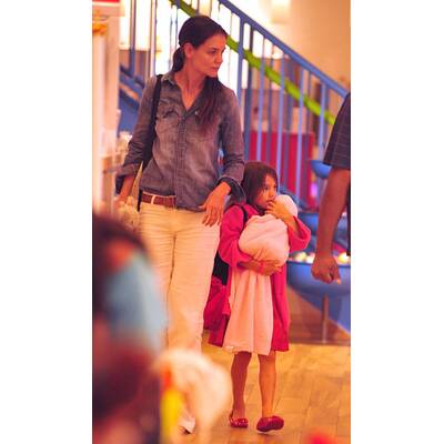 Suri Cruise & Katie Holmes gehen Puppen shoppen 