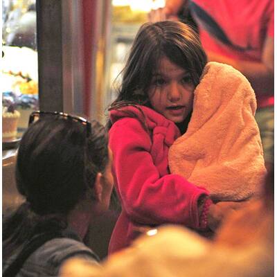 Suri Cruise & Katie Holmes gehen Puppen shoppen 