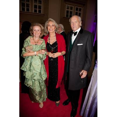 Fürstin Manni zu Sayn-Wittgenstein-Sayn mit Sohn Prinz Peter zu Sayn-Wittgenstein-Sayn