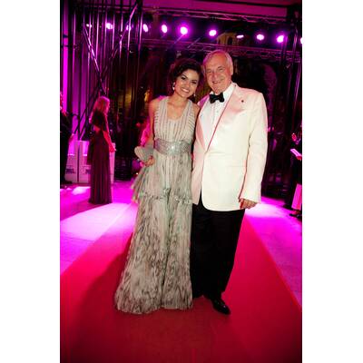 Fürstin Manni zu Sayn-Wittgenstein-Sayn mit Sohn Prinz Peter zu Sayn-Wittgenstein-Sayn