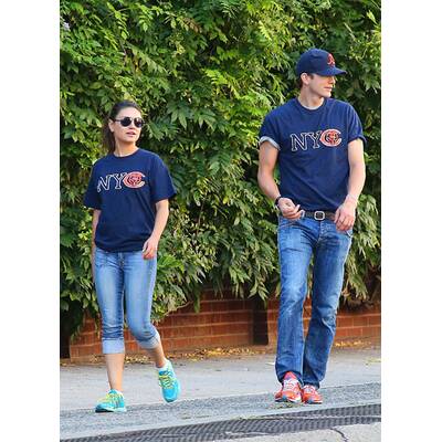 Ashton Kutcher & Mila Kunis zeigen ihre Liebe