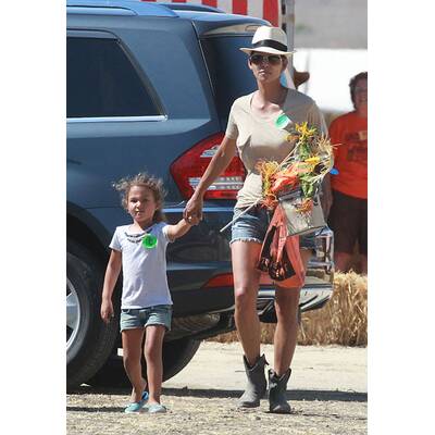 Rebecca Mir & Massimo Sinato zeigen ihrer Liebe