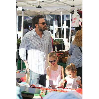Ben Affleck und seine Violet und Seraphina besuchen den Bauern-Mark