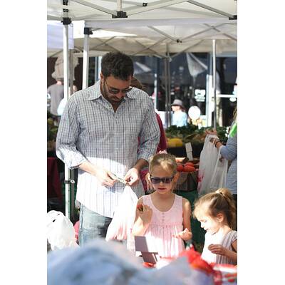 Ben Affleck und seine Violet und Seraphina besuchen den Bauern-Mark