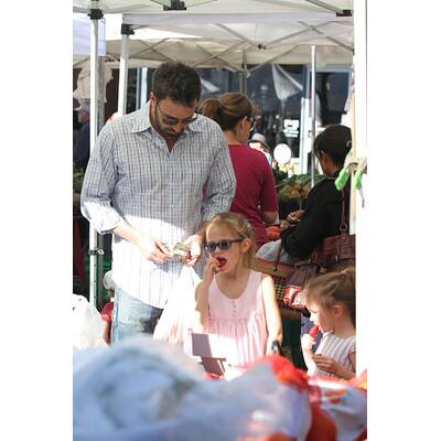 Ben Affleck und seine Violet und Seraphina besuchen den Bauern-Mark