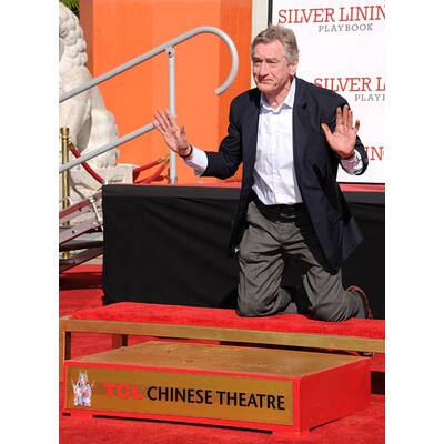 Robert de Niro hinterließ Abdrücke vor Grauman's Chinese Theatre 