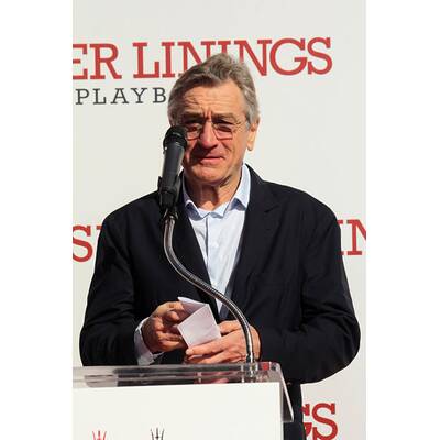 Robert de Niro hinterließ Abdrücke vor Grauman's Chinese Theatre 