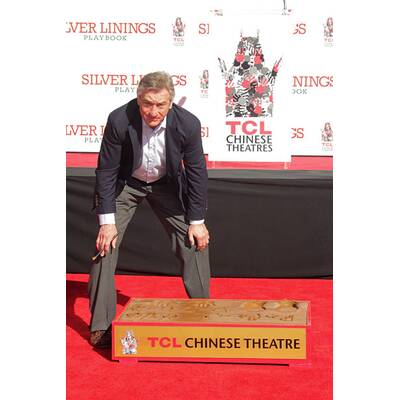Robert de Niro hinterließ Abdrücke vor Grauman's Chinese Theatre 