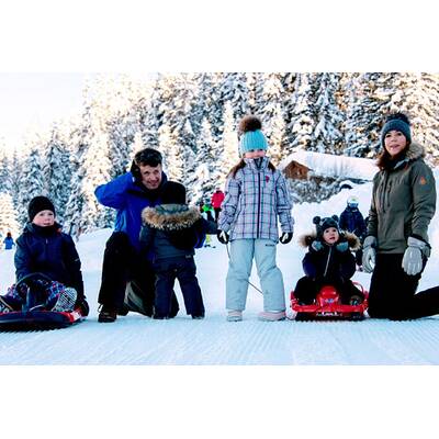 Prinzessin Mary beim Rodeln