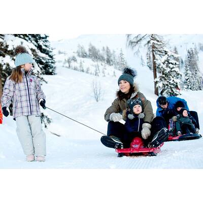 Prinzessin Mary beim Rodeln