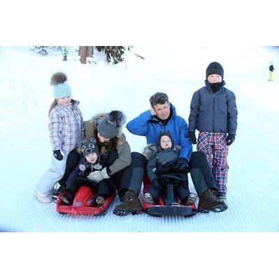 Prinzessin Mary beim Rodeln