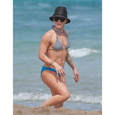 Pink zeigt Muskeln - ist das noch sexy