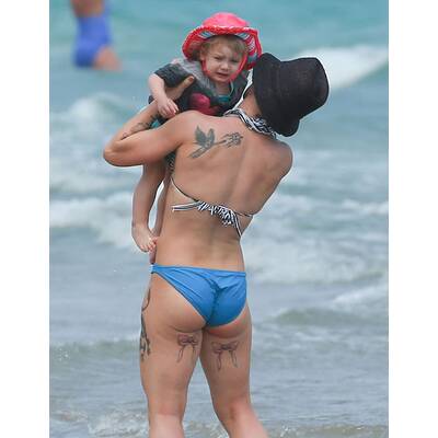 Pink zeigt Muskeln - ist das noch sexy