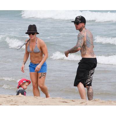 Pink zeigt Muskeln - ist das noch sexy