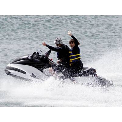 GNTM: Heidis Beautys bei sexy Strand-Shooting 