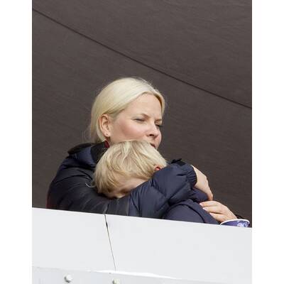 Prinzessin Mette-Marit: Knuddel-Alarm am Holmenkollen 