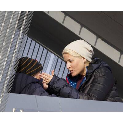 Prinzessin Mette-Marit: Knuddel-Alarm am Holmenkollen 
