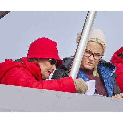 Prinzessin Mette-Marit: Knuddel-Alarm am Holmenkollen 