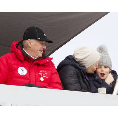 Prinzessin Mette-Marit: Knuddel-Alarm am Holmenkollen 