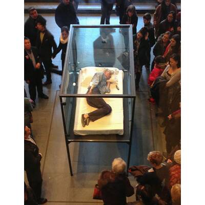 Tilda Swinton schlief im MoMA-Glaskasten 