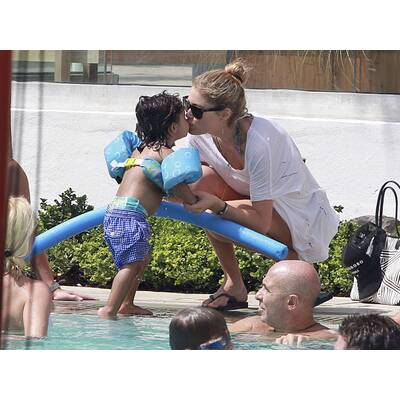 Bikini-Mama: Doutzen Kroes zeigt ihr Sixpack