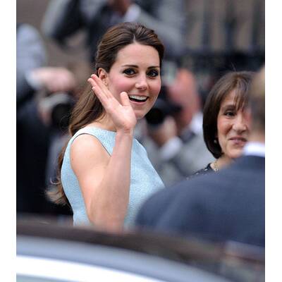 Herzogin Kate zeigt Baby-Bauch bei Charity Event in London