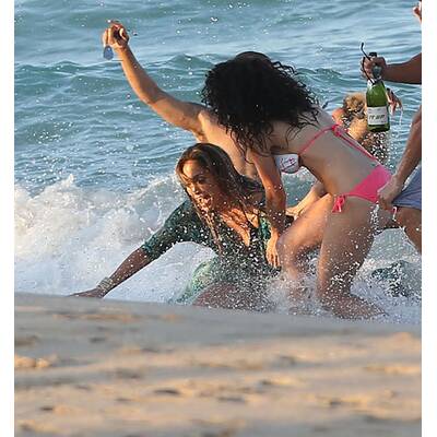 Jennifer Lopez zeigt Haut am Set