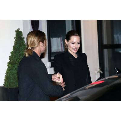 Angelina Jolie und Brad Pitt zeigen ihre Liebe