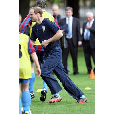 Prinz William am Fußballfeld