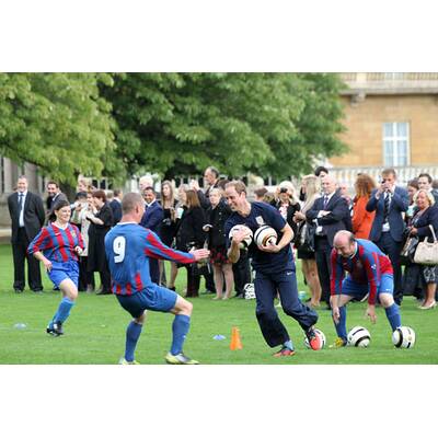 Prinz William am Fußballfeld